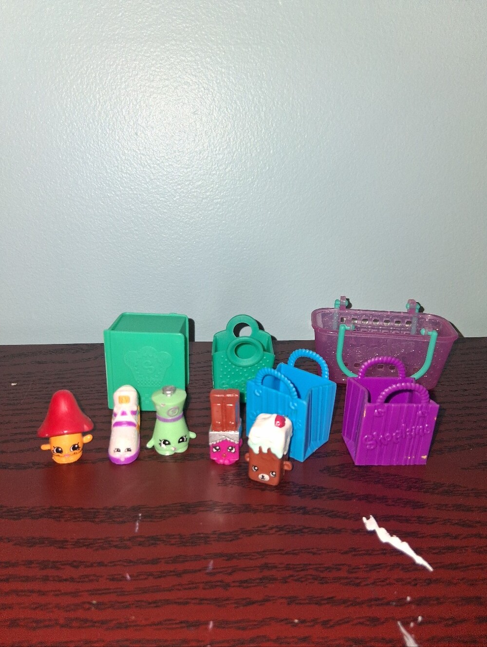 Shopkins 10 Piece Mystery Pack